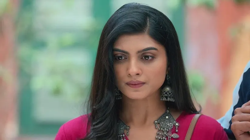 Rayan Plans to Flee with Rukmini | Parineeta