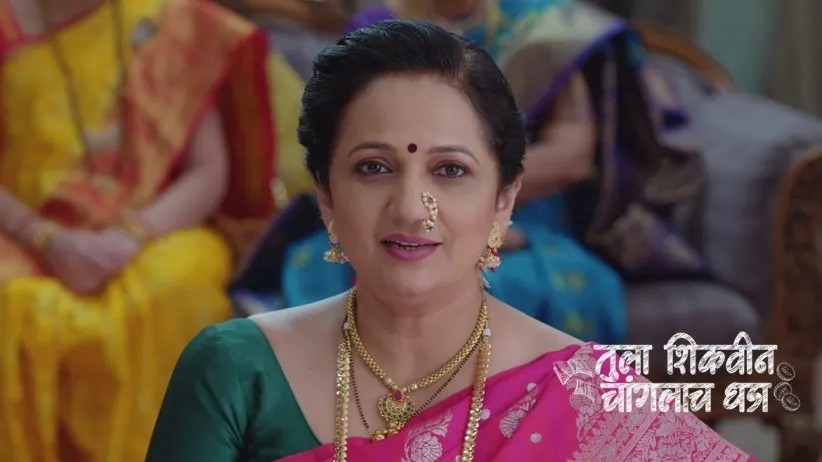 Akshara Asks Shivani for Her Mobile Phone