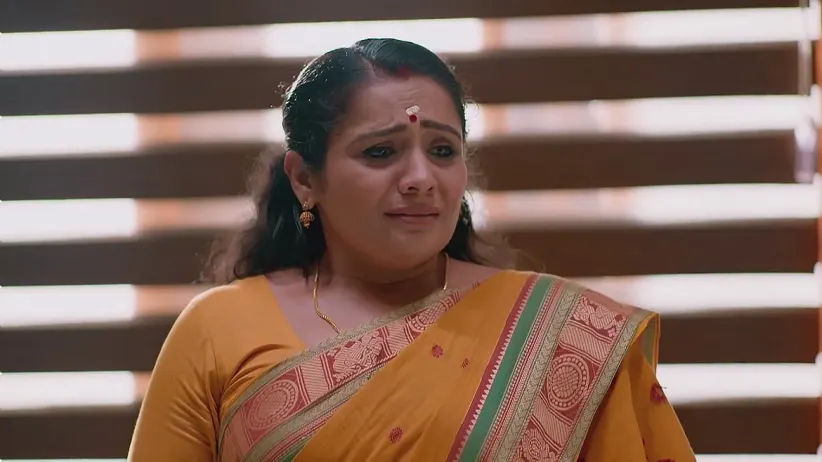 Sujatha Shares Her Woes with Raghu