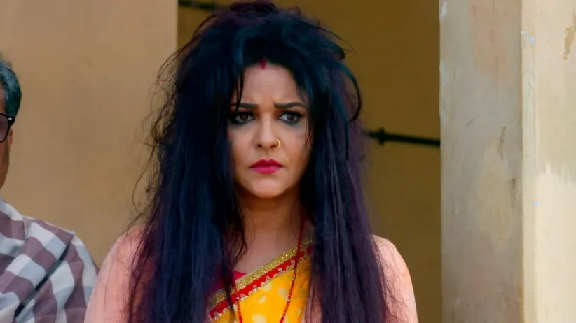 Shanti's Spoilt Hair Angers Her