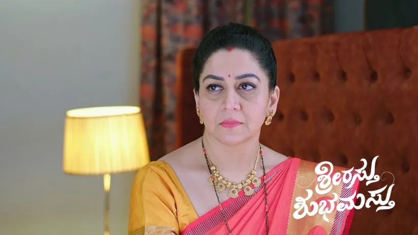 Sharvari Mocks Tulasi in front of the Family