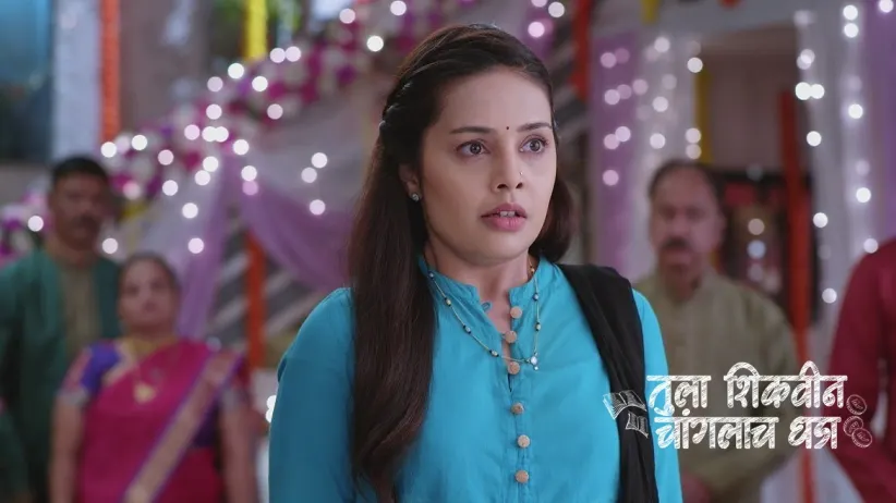Akshara Shows Bajrang's Video to Everyone