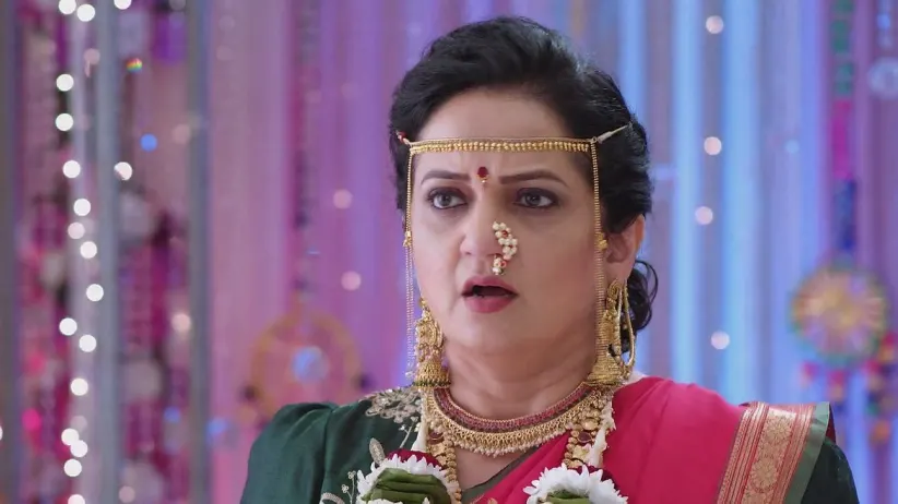 Akshara Threatens the Doctor with Knife | Tula Shikvin Changlach Dhada