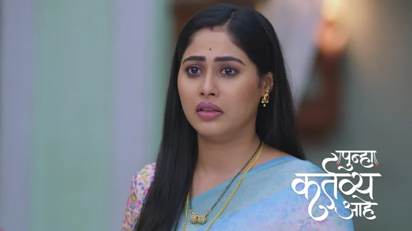 A Helpless Vasu Signs the Divorce Papers
