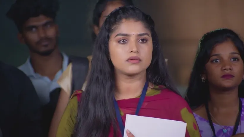 Velan Interuppts the Factory Manager | Vallyin Velan