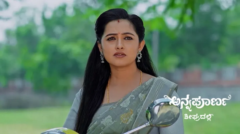 Akshaya Is Accused of Theft