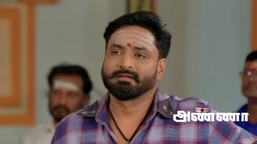 Soundirapandi Takes Bhagyam Into the House