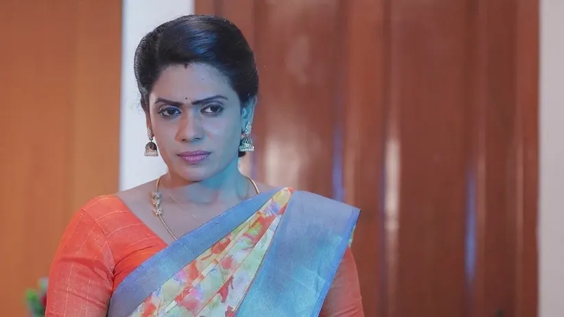 SIva and Janani Stage an Act | Mounam Pesiyadhe