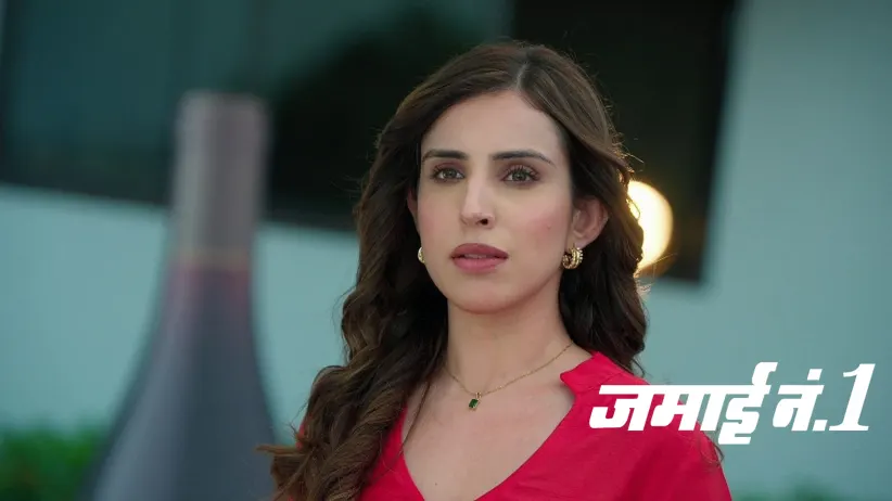 Neil Saves Ridhi from the Workers' Attack