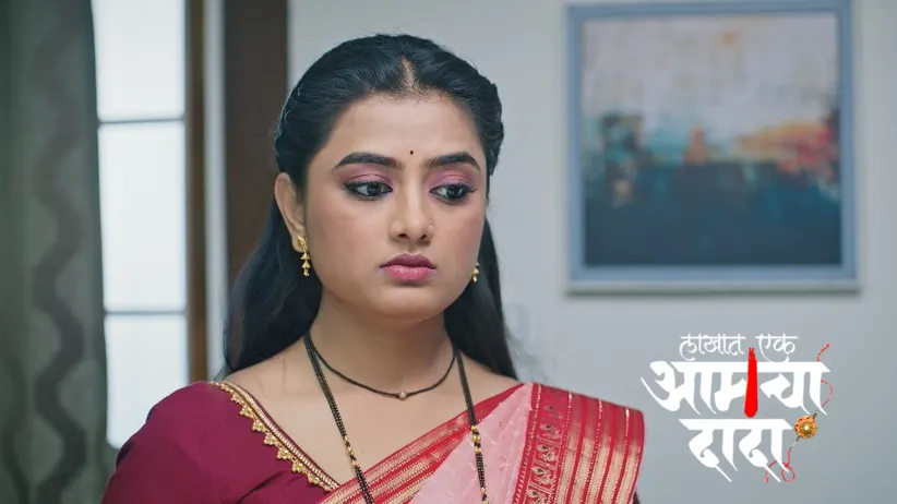 Shatrughan Takes Tejashree's Sign on a Blank Paper