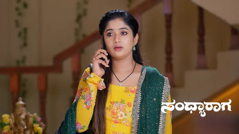 Charulata Tries to Seduce Srinivas