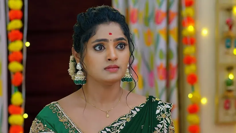 Purushottam Apologises to Janaki