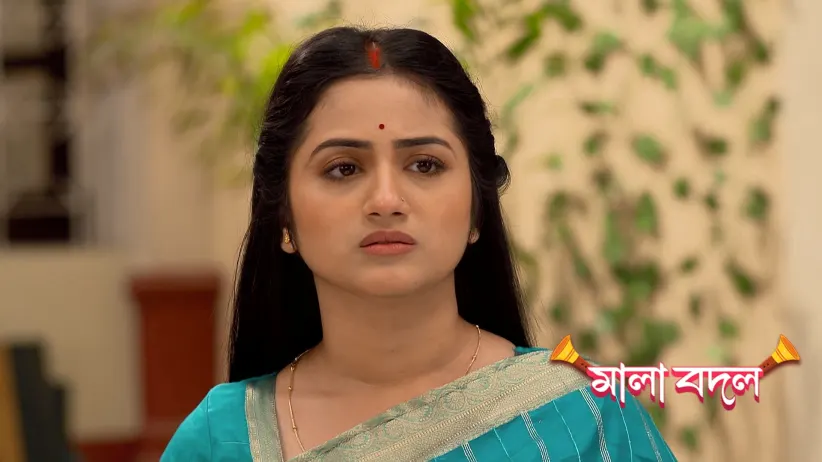 Gobindo Finds Photos of Aila and Kavya