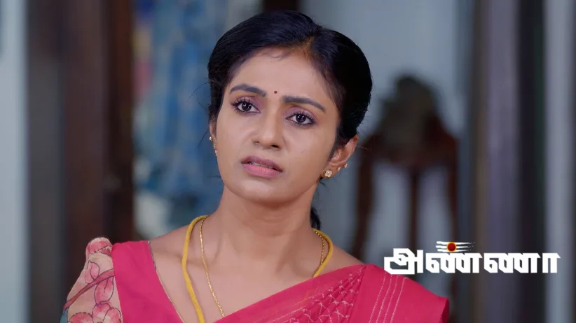 Soundirapandi Stages an Act Before Isakki