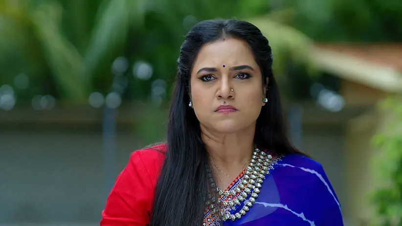 Purushottam Learns about His Grandfather's Betrayal
