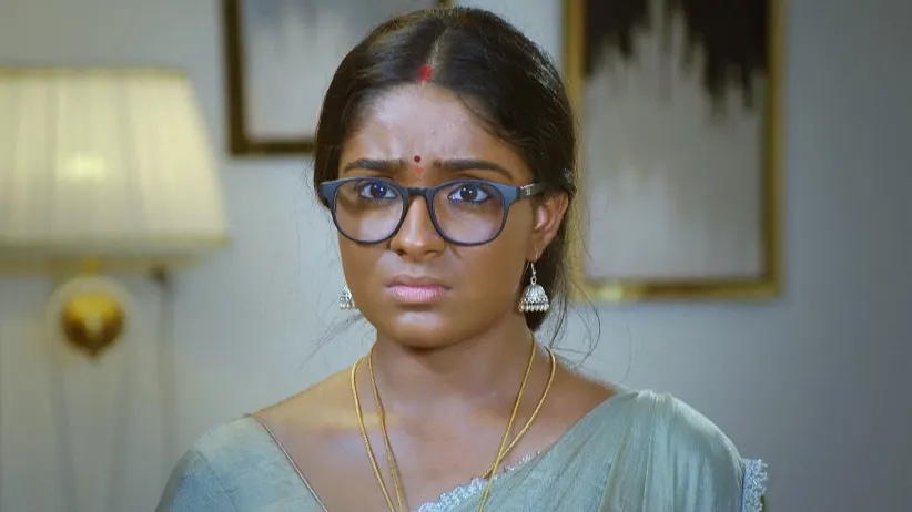 Deepa Ruins Soundharya's Phone