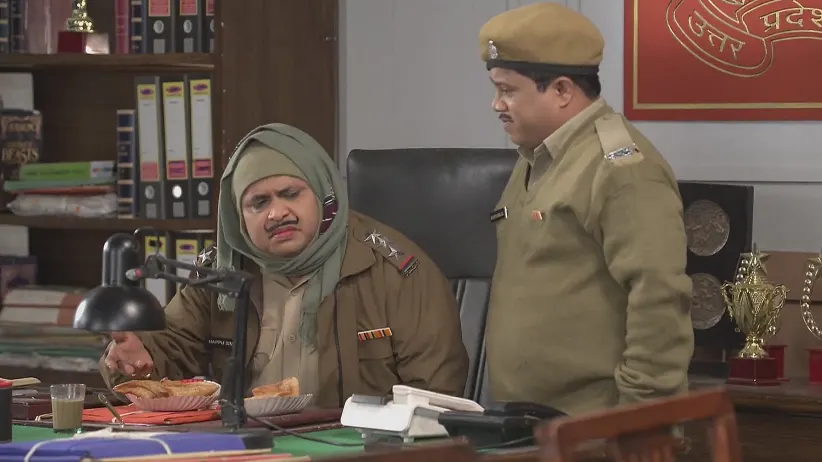 Manohar Asks Happu for One Day Leave - Happu Ki Ultan Paltan