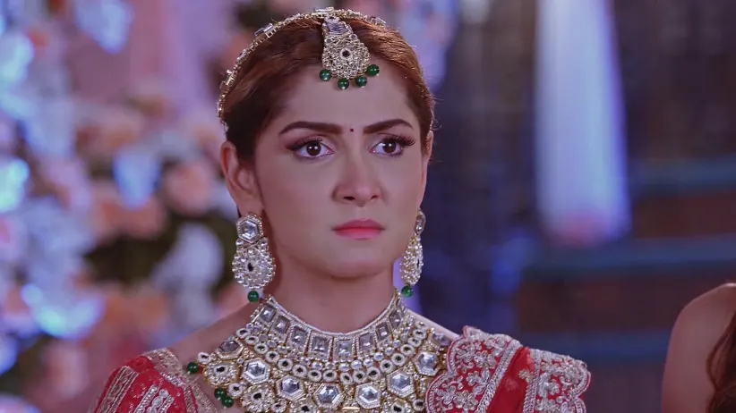 Monisha and Khushi Argue - Kumkum Bhagya