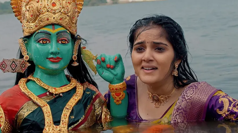 Sharanya Tries to Retrieve the Goddess’ Idol