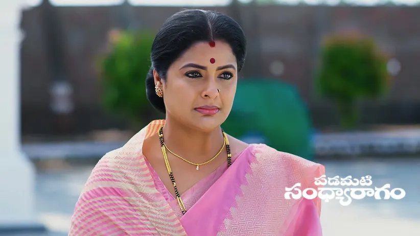 Janaki Tries to Talk to Raghuram about Showrya