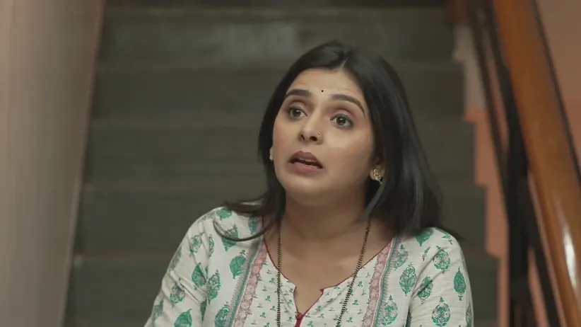 Mona Points Out Rupali's Mistake