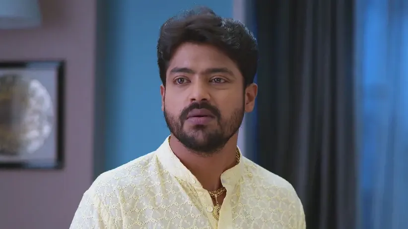 Adhipati Tries to Call Akshara - Tula Shikvin Changlach Dhada
