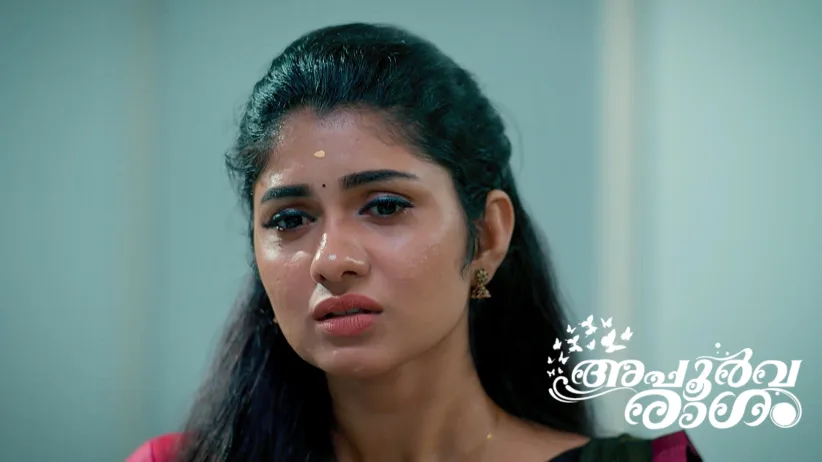 Muthassi Sees Devika Talking to Siddharth