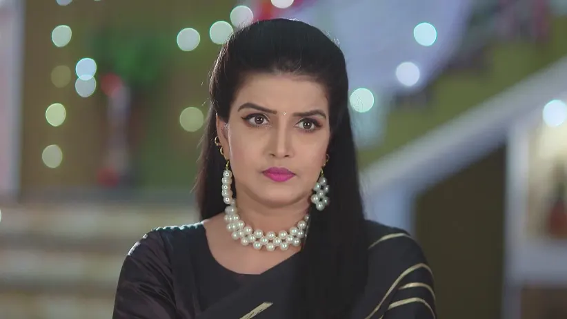 Bhagya's Actions Irritate Shraddha - Bhagya Rekha