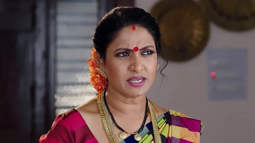 Govinda Falls into Kanakalakshmi's Trap