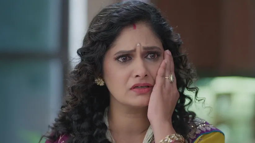 Chandrika Slaps Sarika - Vasudha