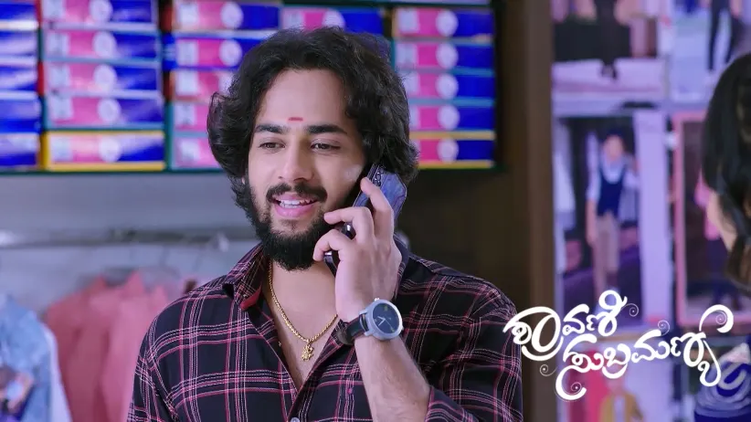 Subbu Selects a Saree for Shravani