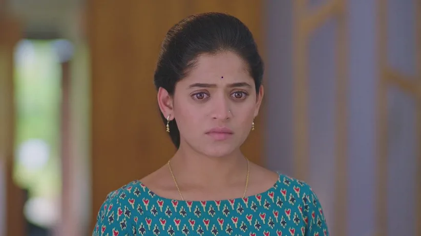 Ahilya Devi Gives Anushka a Family Heirloom Necklace