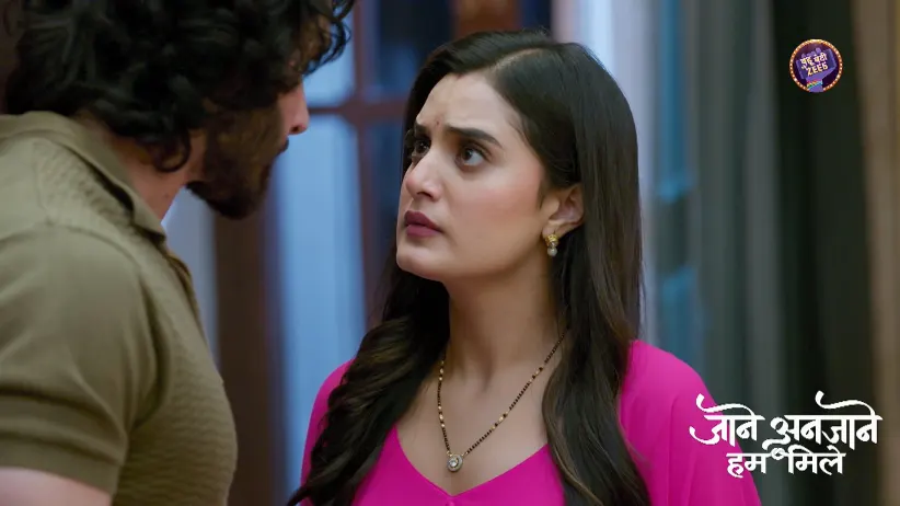 The Police Arrive to Arrest Riddhi and Kanchan - Bahu Beti Aur ZEE5