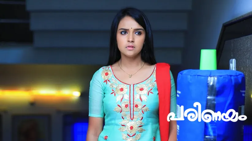 Amulya Overhears Prabhakaran’s Conversation