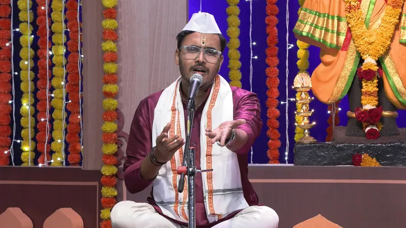 The Abhanga Chala Pandharisi Jau Is Presented