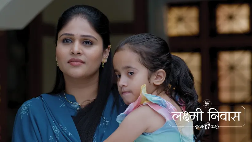 Lakshmi Gives Janhavi's Wedding Invite to Lalita