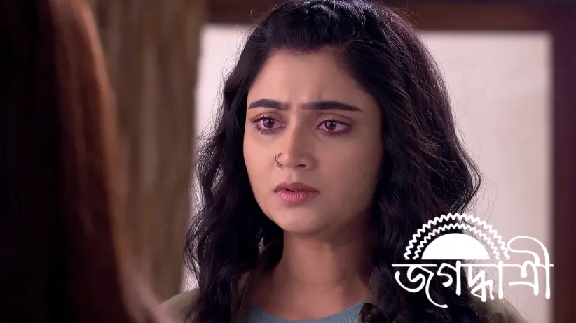 Durga Plans to Make an Entry in Mukherjee House