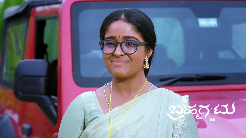 Archana Wards the Evil Eye off Chirag and Deepa