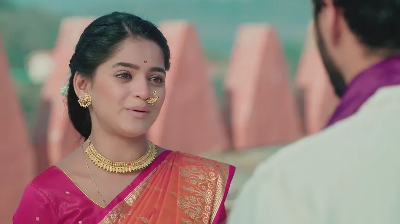 Paaru Consoles Siddhiraj - Lakshmi Niwas