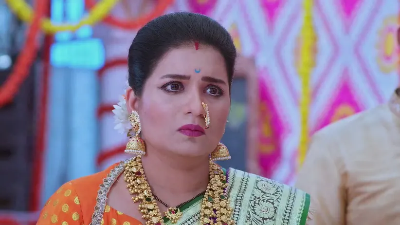 AJ Scolds Durga for Her Deceit - Navri Mile Hitlerla