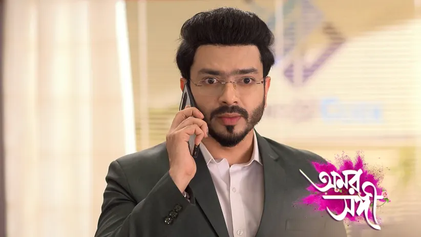 Shree Gives Parama the Money that Raj Had Provided