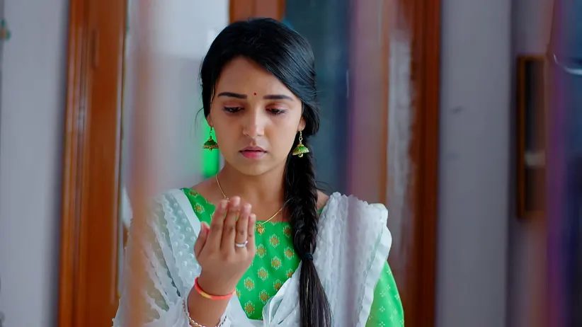 Geetha Mortgages Her Jewellery