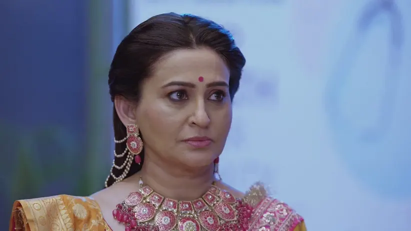 Karishma Opposes Neelam's Decision