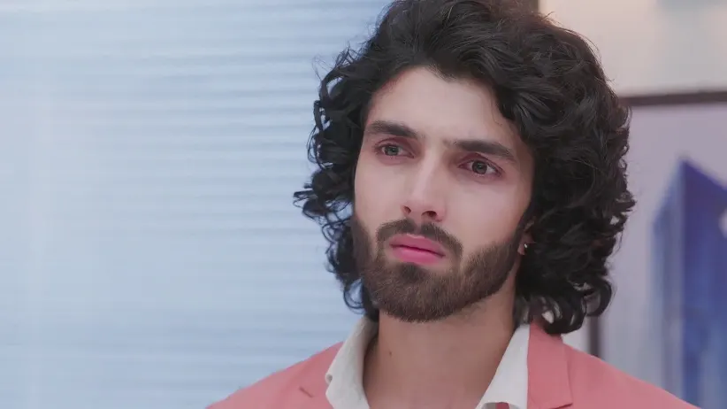Reet Sides with Raghav in front of Dhruv