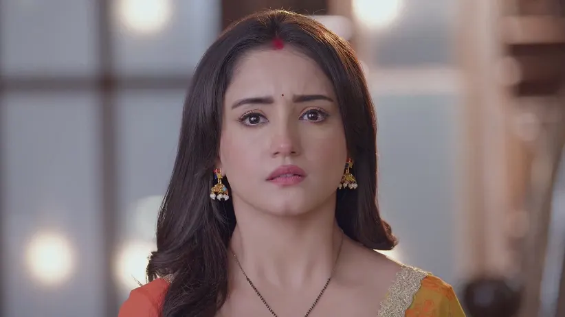 The Malhotras Ask Monisha to Leave the House - Kumkum Bhagya