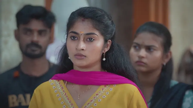 Veera Stops Arivazghan - Veera
