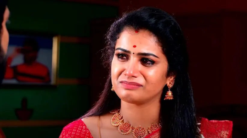 A Call from Athira Scares Santosh