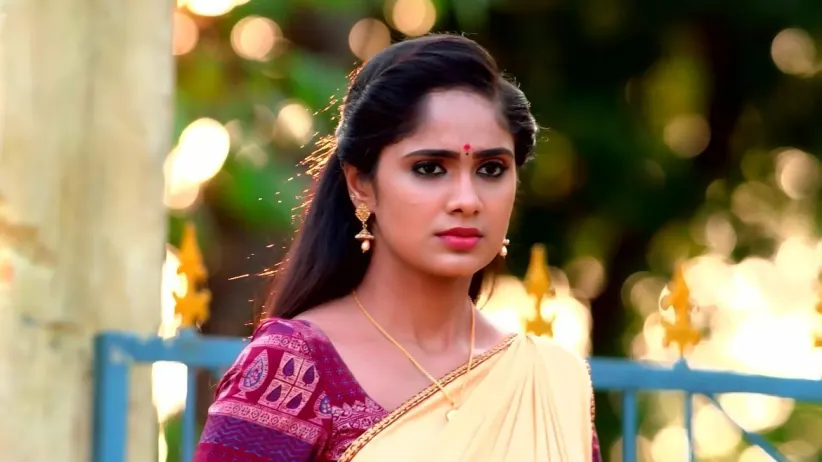 Manikkam Rushes Parvathy to the Hospital