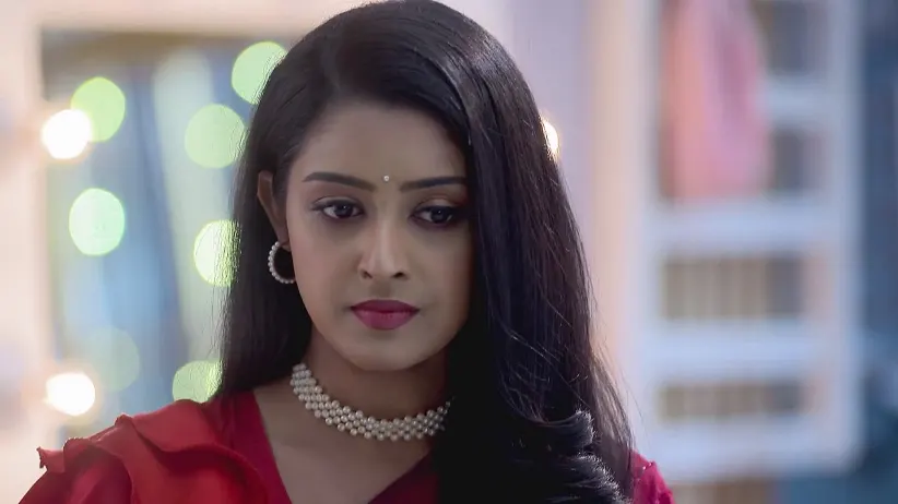 Shirin Taunts Parul - Parineeta