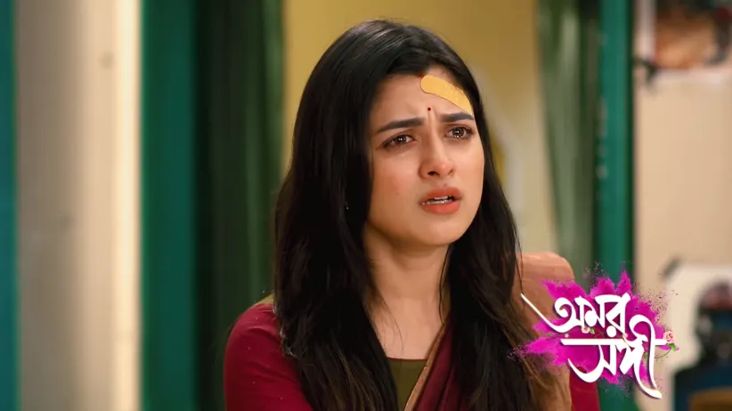 Suhasini Snatches the Jewellery from Shree